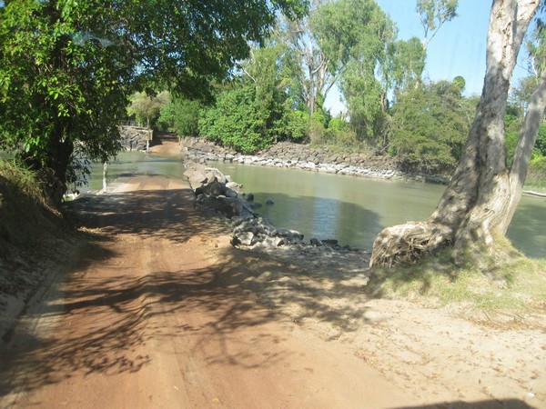 n_img_0143_cahill_s_crossing__a_ford_across_the_east_alligator_river_to_arnhem_land__.jpg