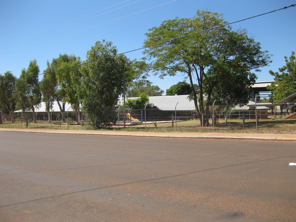 n_img_1018__halls_creek_highschool___our_driver_paid__580_for_fuel_here.jpg