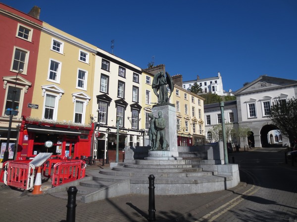 n_img_2929__in_memory_of_those_lost_from_the_lusitania__torpedoed_off_cobh_in_1915__and_the_fishermen_who_recovered_them_and_saved_others.jpg