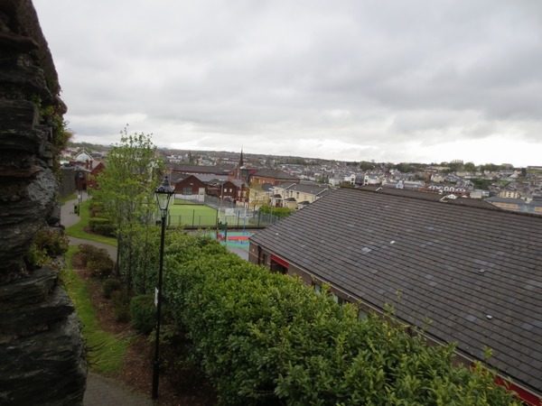 n_img_3824__the_fountain_neighbourhood_and_the_muga__multi_use_games_area_.jpg